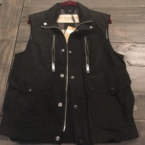 Men’s Burberry Vest- Small Black
